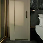The Cloud One Duesseldorf-koebogen Hotel