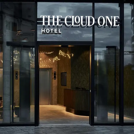 The Cloud One Duesseldorf-koebogen Hotel