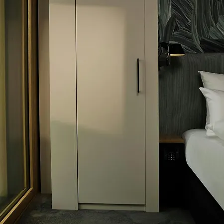 The Cloud One Duesseldorf-koebogen Hotel
